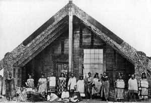 Casa di riunione Maori Runanga, c.1863-80 da New Zealand Photographer