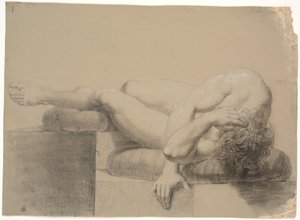 Modello sdraiato. Verso sinistra. Testa e busto appoggiati su un cuscino, gambe sollevate e gamba sinistra appoggiata su un altro cuscino da Nicolai Abildgaard
