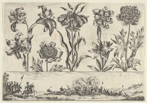 Pannello orizzontale con una fila di fiori sopra un fregio con una scena di battaglia in un paesaggio