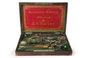 Un paio di pistole a pietra focaia con montatura in argento, Versailles