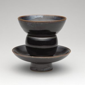 Coppa e supporto per coppa, dinastia Song settentrionale da Northern Song Dynasty Chinese School