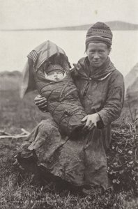 Madre Lappone e Bambino da Norwegian Photographer