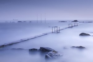 Nebbia tranquilla sulla costa