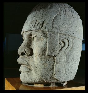Testa colossale 4 da San Lorenzo, Veracruz, Messico, preclassico (basalto) da Olmec