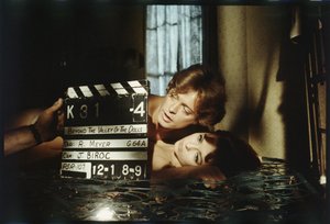 Michael Blodgett e Dolly Read sul set di 