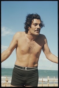 Omar Sharif sulla spiaggia