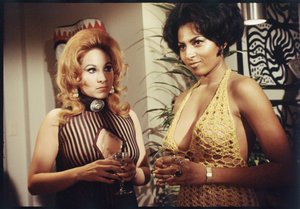 Pam Grier come comparsa sul set di 