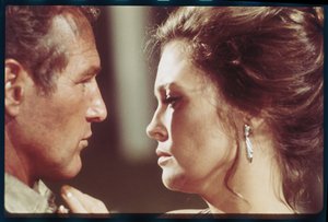 Paul Newman e Faye Dunaway sul set di 