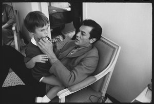 Tony Curtis con la figlia Jamie Lee Curtis