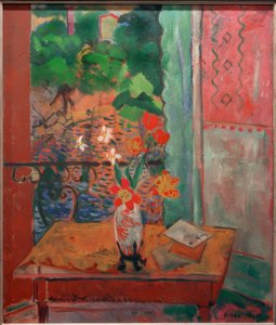 Bouquet di fiori davanti alla porta del balcone aperta da Oskar Moll