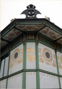 Art Nouveau: veduta del padiglione della stazione della metropolitana di Karlsplatz (ora caffè) realizzato dall