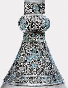 (dettaglio) di una Bottiglia Ottomana in Zinco con Montatura in Argento e Turchese da Ottoman School