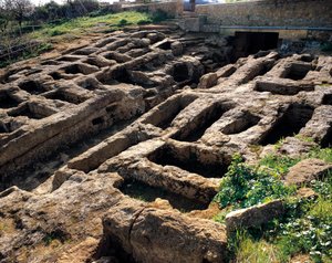 Rovine della necropoli cristiana nella Valle dei Templi, IV-V secolo. Agrigento, Sicilia, Italia da Paleo Christian