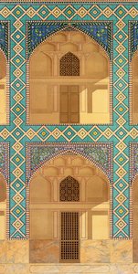 Dettaglio degli archi del cortile nel Medrese-i-Shah-Hussein, Isfahan da Pascal Xavier Coste