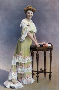 Comica francese Blanche Toutain, foto di Paul Nadar dal giornale francese "Le Theatre" febbraio 1905 da Paul Nadar