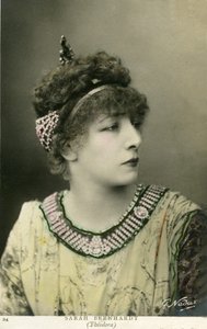 Henriette Rosine Bernard alias Sarah Bernhardt (1844-1923) come "Théodora", opera di Victorien Sardou, nel 1884 da Paul Nadar