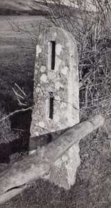 Stone Post da Paul Nash