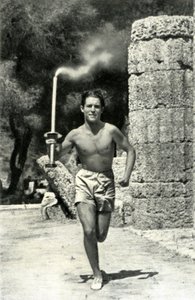 Konstantin Kondylis primo tedoforo olimpico dei Giochi di Berlino da Paul Wolff