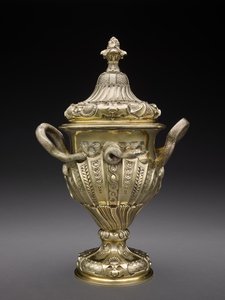 Coppa con coperchio da Paul de Lamerie