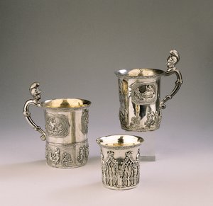 Due tazze, 1830 e 1795, e un bicchiere