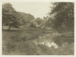 Haddon Hall e la tenuta di casa, dal fiume da Peter Henry Emerson