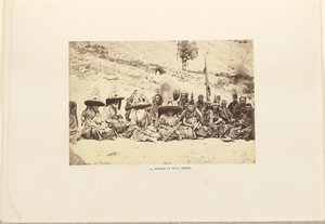 Monaci in abito da cerimonia