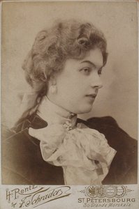 Anastasya Dmitrievna Vyaltseva, metà degli anni 1890 da Photo studio H. Rentz and F.