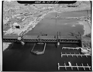 Ponte sul fiume Norwalk, Norwalk, Connecticut da Photographer American