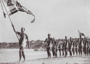 Sfilata dei bagnini, una scena familiare su qualsiasi spiaggia australiana da Photographer Australian