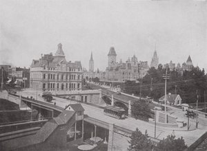 Ponti Dufferin e Sappers, Ufficio Postale e Edifici del Parlamento, Ottawa da Photographer Canadian