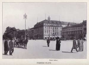 Berlino: Pariser Platz da Photographer German
