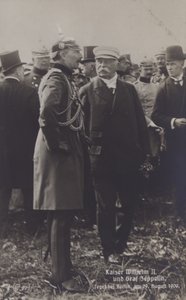 Kaiser Guglielmo II e il costruttore di dirigibili tedeschi Graf Ferdinand von Zeppelin al campo di volo di Tegel, Berlino, 29 agosto 1909