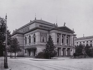 Lipsia: Gewandhaus e Monumento a Mendelssohn da Photographer German