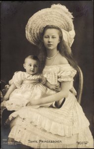 Regina Viktoria Luise come zia principessa