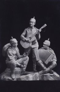 Scultura raffigurante un gruppo di soldati tedeschi della Prima Guerra Mondiale che suonano musica da Photographer German