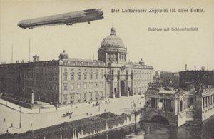 Zeppelin LZ III che sorvola il Palazzo della Città, Berlino