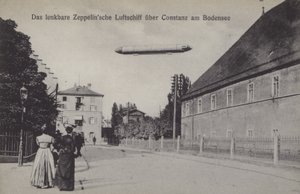 Zeppelin che sorvola Costanza, Germania da Photographer German