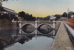 Giappone, c.1912: Ingresso al Palazzo Imperiale, Tokyo; Dove sorgeva il castello degli Shogun in epoca feudale da Photographer Japanese