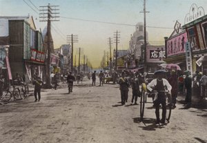 Giappone, c.1912: Via del Teatro, Yokohama da Photographer Japanese