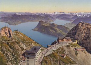 Pilatus-Kulm (2133 m s.l.m.) Lago dei Quattro Cantoni e Alpi (foto a colori)