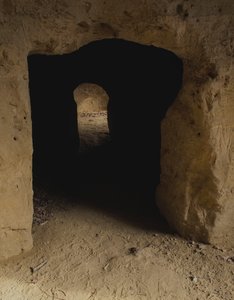 Il labirinto di Porsenna, rete di passaggi sotterranei etruschi, Chiusi, Toscana da Blaise Nicolas Le Sueur