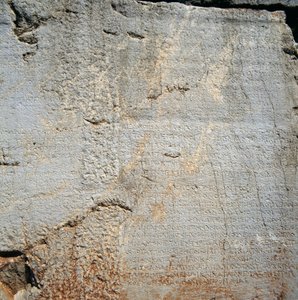 Muro con iscrizioni vicino al Tempio di Apollo, Delfi (Lista del Patrimonio Mondiale dell