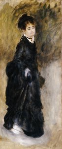 Una giovane donna, a figura intera, che solleva la gonna