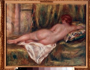 Nudo sdraiato visto di schiena o riposo dopo il bagno