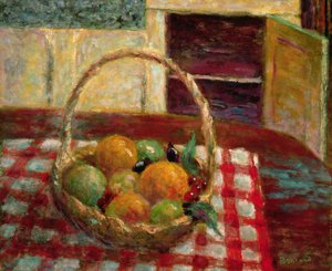 Cesto di frutta su un tavolo