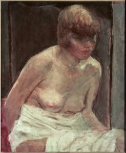 Torso di giovane donna in vestaglia bianca