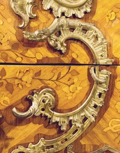(dettaglio) Comò Luigi XV, venduto da Adrien Delorme