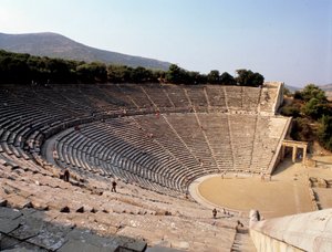Vista del teatro di Epidauro realizzato dall