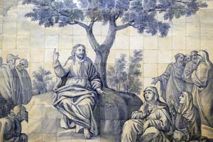 Chiesa della Misericordia. Azulejos. Il sermone della montagna. Gesù. Evora. Portogallo.