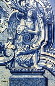 Pannello decorativo raffigurante un angelo, Lamego, Portogallo. 1738 da Portuguese School